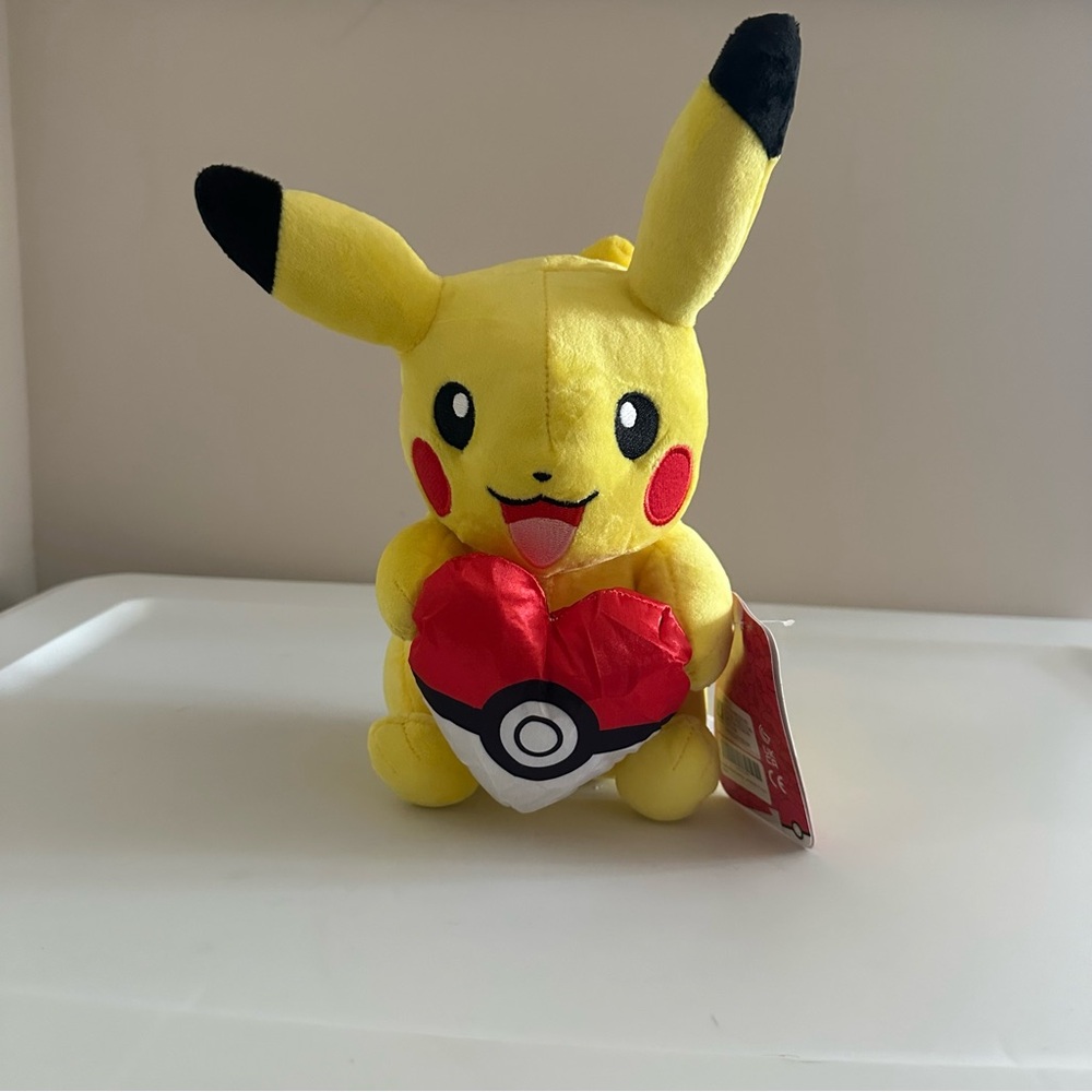 Pikachu Pokémon small Plush Toy with Heart